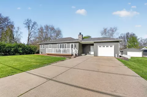 2519 Rownd St, Cedar Falls, IA 50613