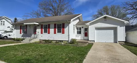 604 N Iowa St, Charles City, IA 50616