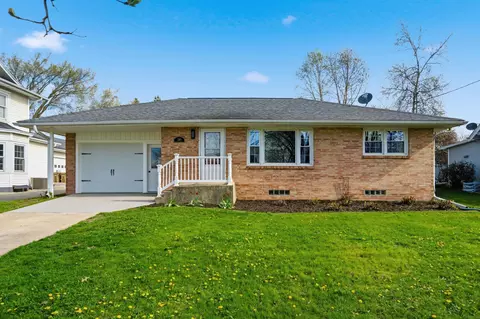 303 Elm St, Strawberry Point, IA 52076