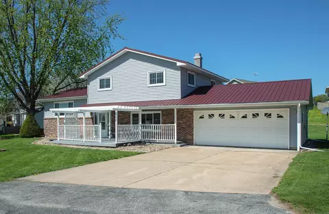 172 Lakeshore Dr, Nashua, IA 50658
