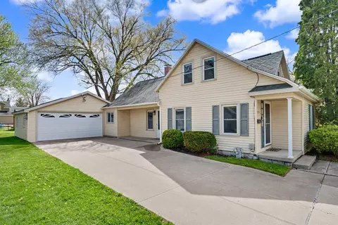 201 SE 4th St, Independence, IA 50644