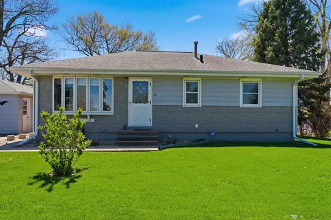 807 Maynard Ave, Waterloo, IA 50701
