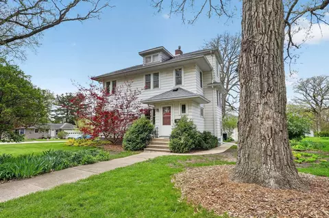 2117 Rownd St, Cedar Falls, IA 50613
