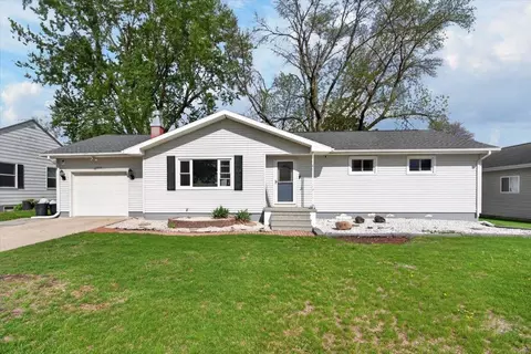 1225 5th St, Jesup, IA 50648