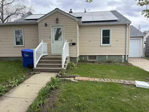 219 SE 6th Ave, Oelwein, IA 50662