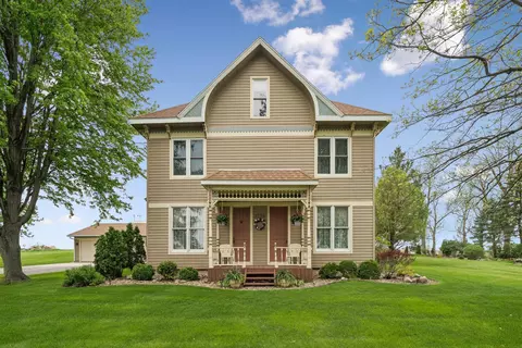 5736 Hammond Ave, Waterloo, IA 50701