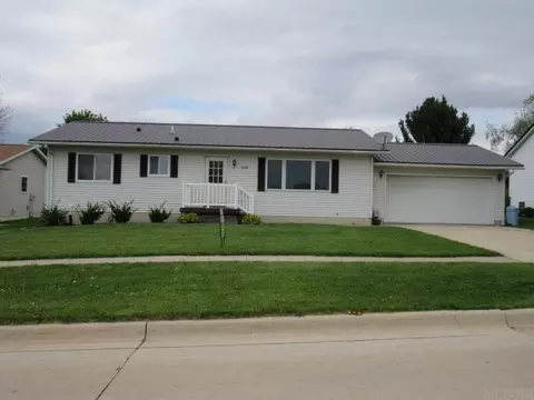 1608 Breca Ridge Dr, Anamosa, IA 52205