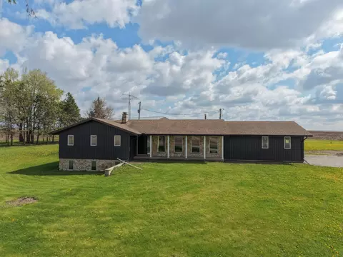 329 Wren Ave, Ackley, IA 50601