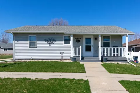 603 4th Ave, Parkersburg, IA 50665