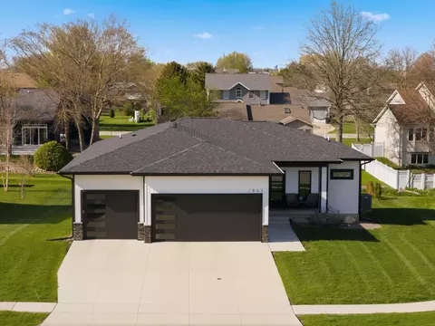 1803 Reese Rd, Cedar Falls, IA 50613