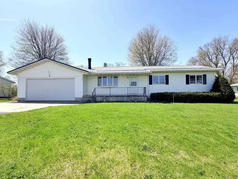 845 North St, Ridgeway, IA 52165