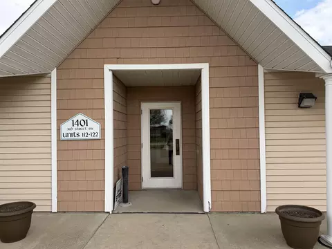 1401 SW 3rd St #116, Waverly, IA 50677