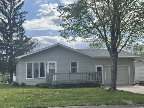 1908 Owen St, Charles City, IA 50616