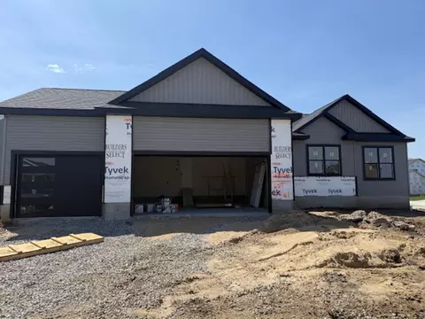 2838 Autumn Woods Dr, Cedar Falls, IA 50613