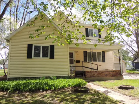 315 W Prospect St, Shell Rock, IA 50670