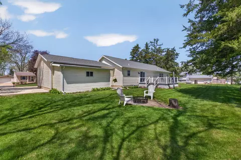 Exterior - 722 Creston Ave, Waterloo, IA 50707 photo 7 of 10