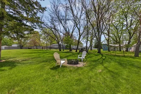 Exterior - 722 Creston Ave, Waterloo, IA 50707 photo 6 of 10