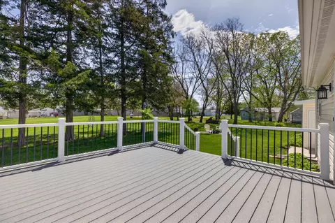 Exterior - 722 Creston Ave, Waterloo, IA 50707 photo 5 of 10
