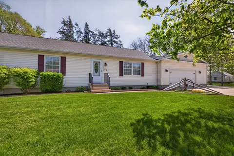 Exterior - 722 Creston Ave, Waterloo, IA 50707 photo 2 of 10