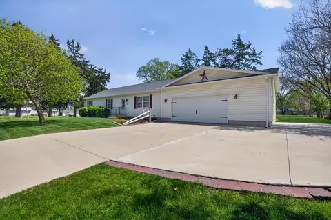 722 Creston Ave, Waterloo, IA 50707
