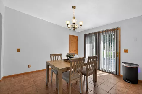 Dining - 722 Creston Ave, Waterloo, IA 50707 photo 2 of 2