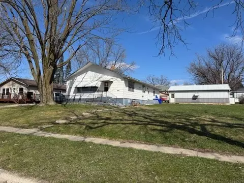 513 SE 3rd Ave, Oelwein, IA 50662