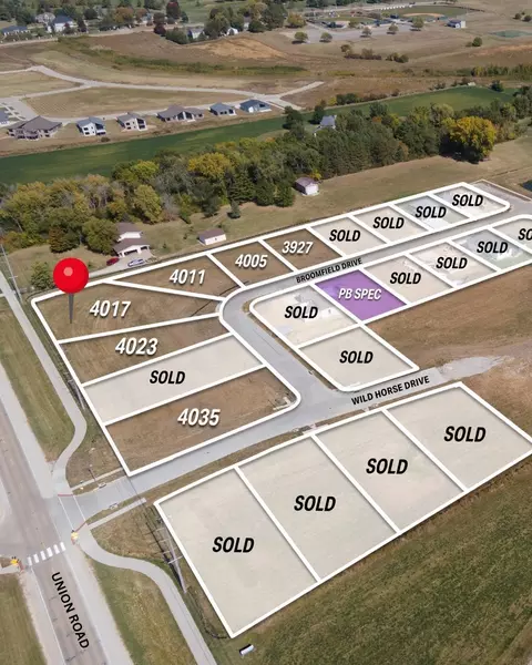 4017 Broomfield Dr, Cedar Falls, IA 50613