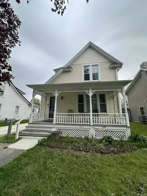 313 Day St, Decorah, IA 52101