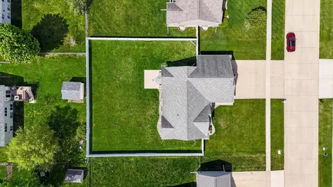 4854 Yellowstone Dr, Waterloo, IA 50701