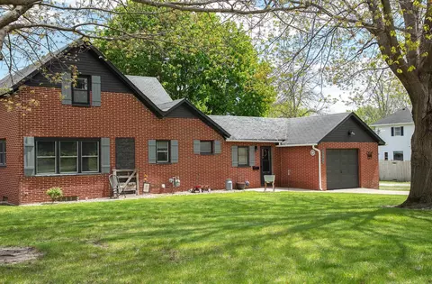 Exterior - 310 N Maple St, Sumner, IA 50674 photo 3 of 6