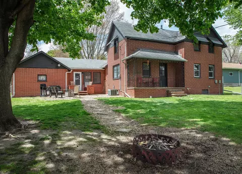 Exterior - 310 N Maple St, Sumner, IA 50674 photo 5 of 6