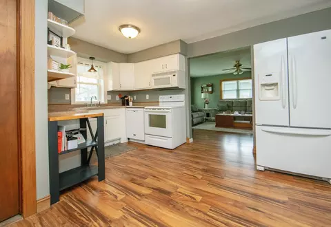 Kitchen - 310 N Maple St, Sumner, IA 50674 photo 3 of 4