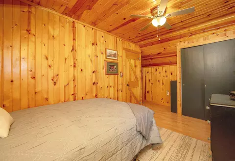 Bedroom - 310 N Maple St, Sumner, IA 50674 photo 4 of 5