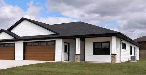 2360 Shagbark Ln Rd #1, Decorah, IA 52101