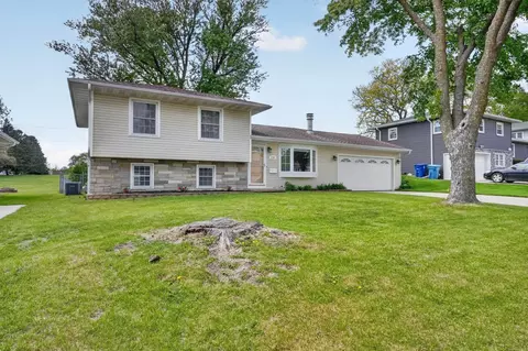 2786 Crestline Ave, Waterloo, IA 50702