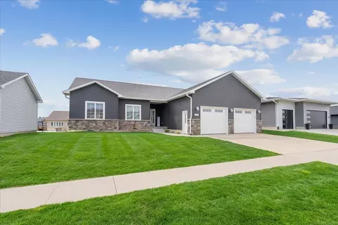 4230 Shocker, Cedar Falls, IA 50613