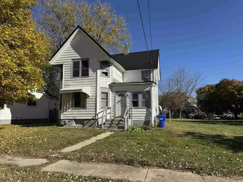 107 NW 7 Ave, Oelwein, IA 50662
