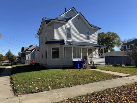 319 NW 2nd Ave, Oelwein, IA 50662