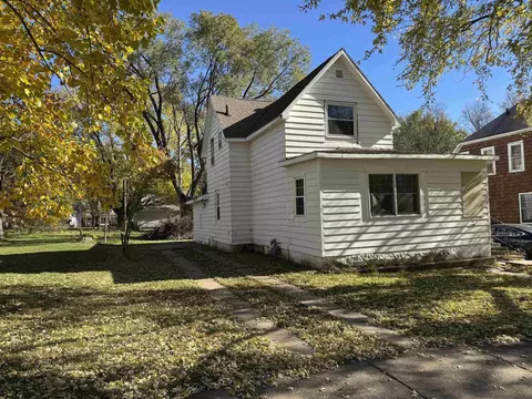 141 NW 2nd Ave, Oelwein, IA 50662