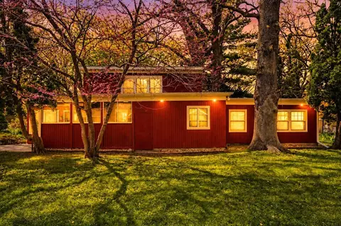 516 Forrest Rd, Cedar Falls, IA 50613