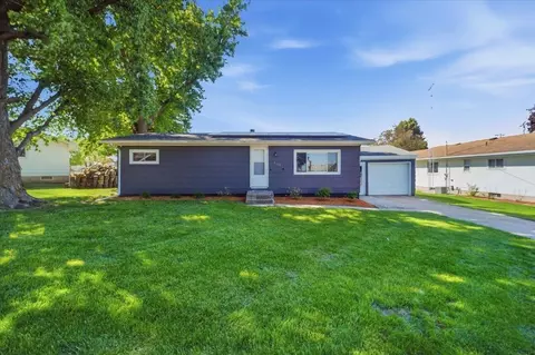 2307 14th Ave, Eldora, IA 50627