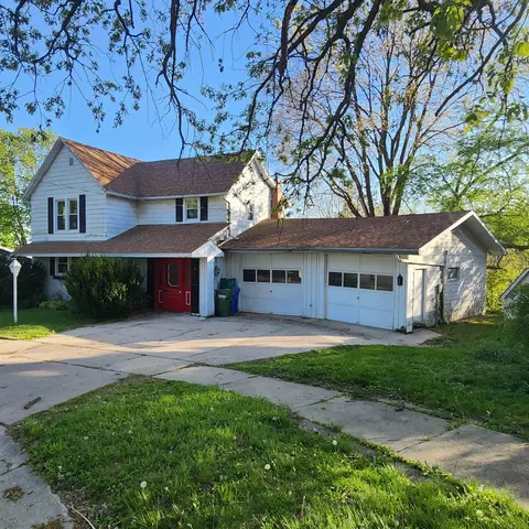 311 NE Second St, Elkader, IA 52043