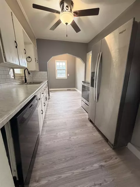 Kitchen - 922 E Mitchell Ave, Waterloo, IA 50702 photo 1 of 3