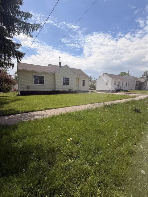 Exterior - 922 E Mitchell Ave, Waterloo, IA 50702 photo 2 of 8