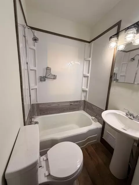 Bath - 922 E Mitchell Ave, Waterloo, IA 50702 photo 1 of 1