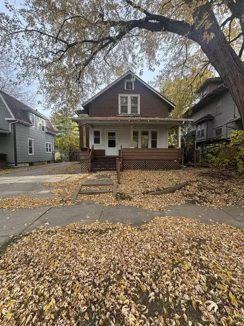 821 W Mullan Ave, Waterloo, IA 50701