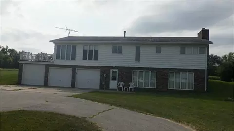 1815 SW 10th Ave, Waverly, IA 50677
