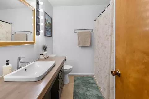 Bath - 314 W Mitchell Ave, Waterloo, IA 50701 photo 2 of 2