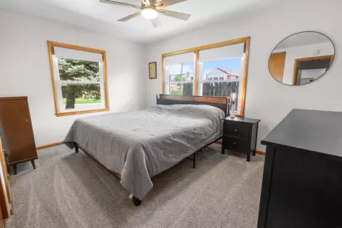 Bedroom - 314 W Mitchell Ave, Waterloo, IA 50701 photo 4 of 6