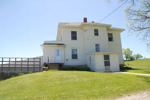 13915 I Ave, Fayette, IA 52142